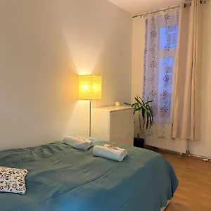 Apartment Cosy & Quiet In 17th District, Wien